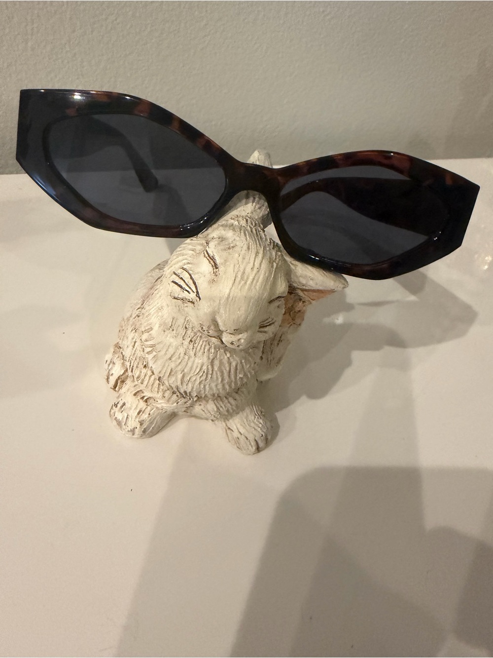 Cat eye Tortoiseshell Rectangle Sunglasses - Dark Lenses